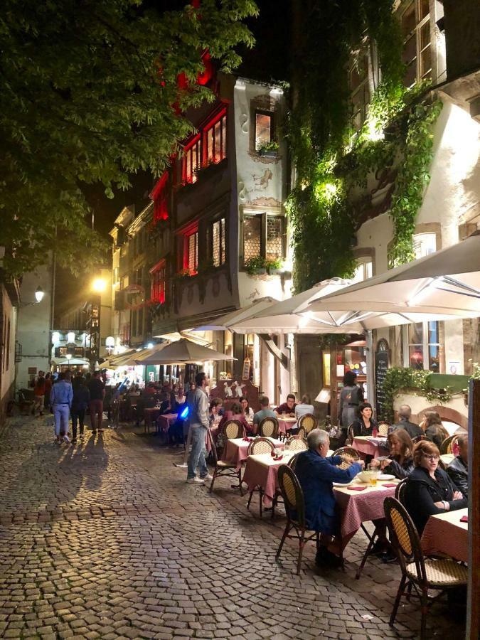 Grand 3 Pieces Stationnement Gratuit Dans La Rue Strasbourg Exterior photo